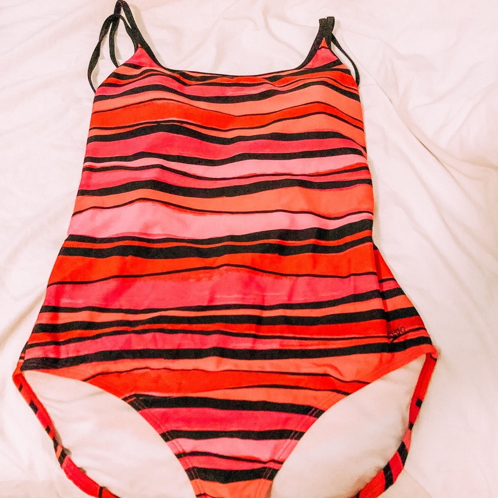 Speedo Swimsuit 🌟
